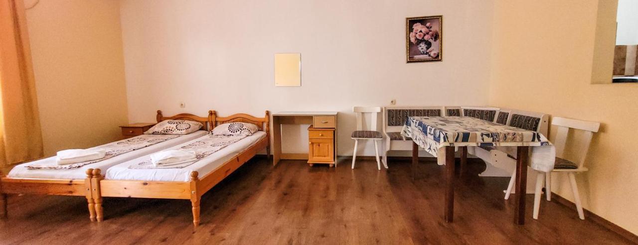 Family Hotel Ocean ツァレヴォ エクステリア 写真